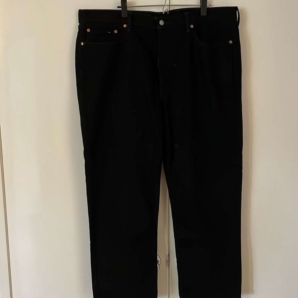 Black men’s Levi’s 550 jeans